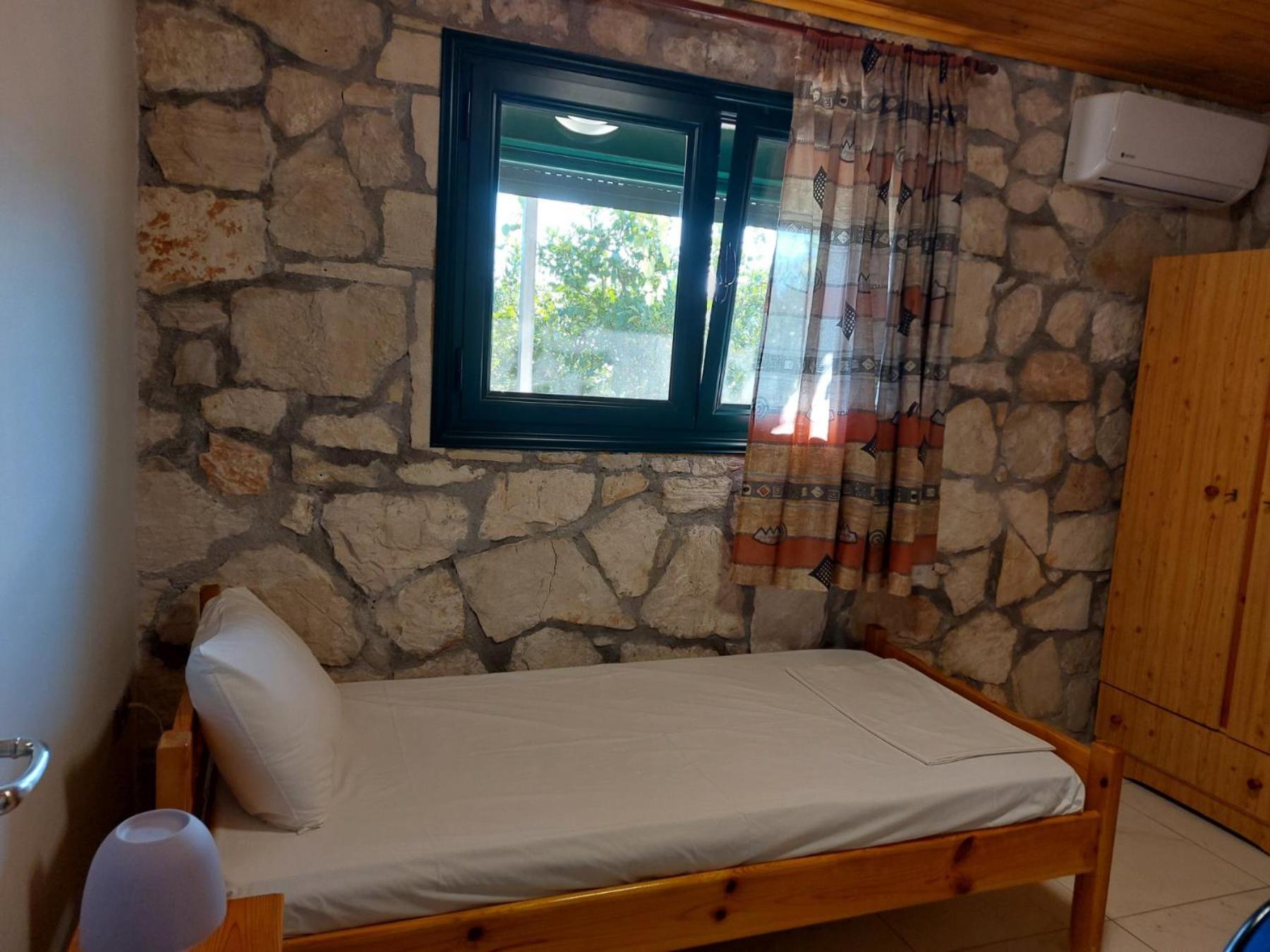 Villa The Stone House-Zacharatos Nikolaos Pouláta Esterno foto