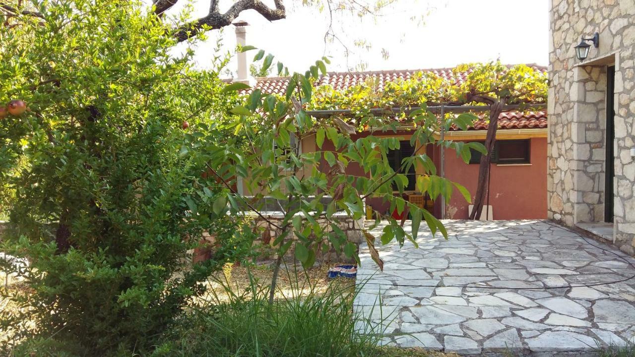 Villa The Stone House-Zacharatos Nikolaos Pouláta Esterno foto