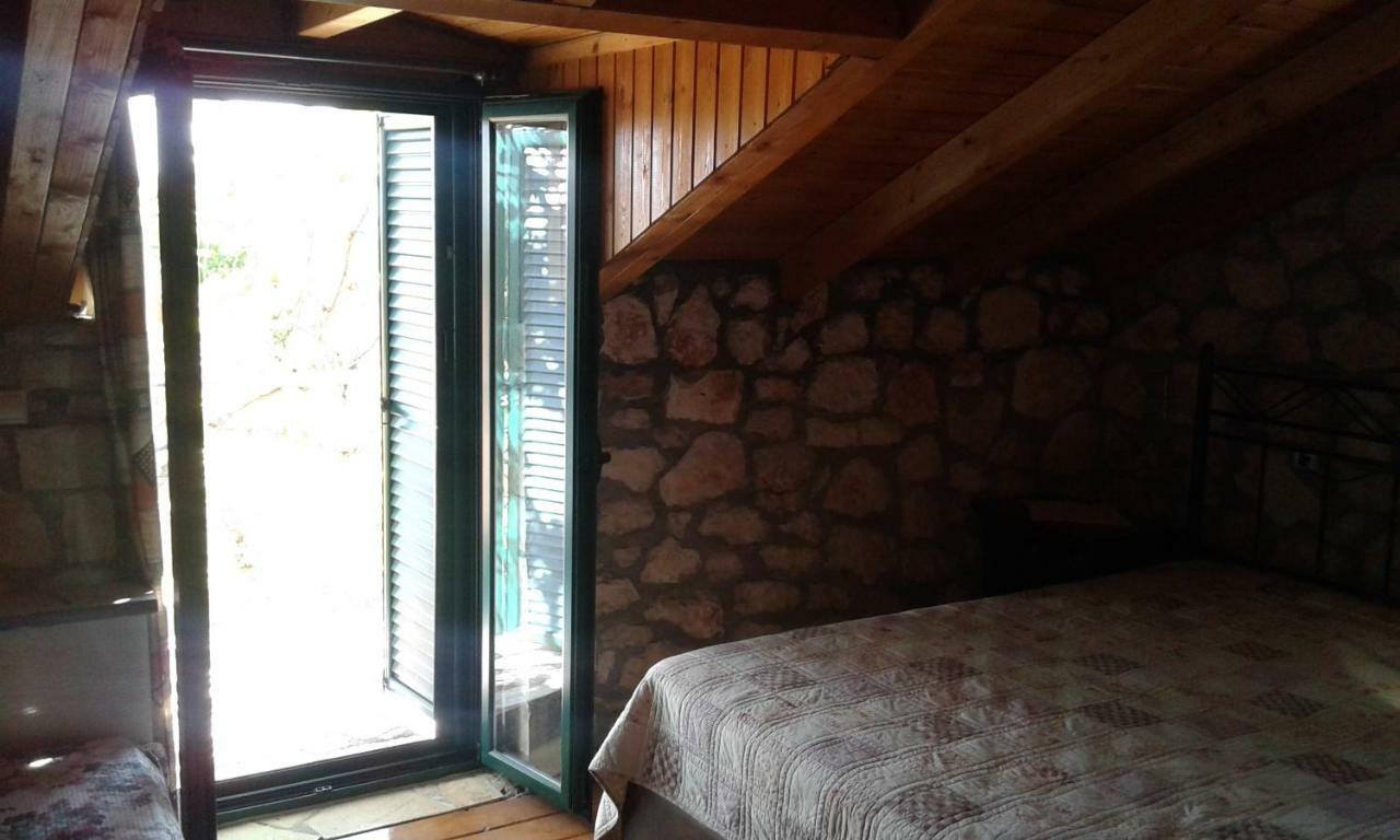 Villa The Stone House-Zacharatos Nikolaos Pouláta Esterno foto