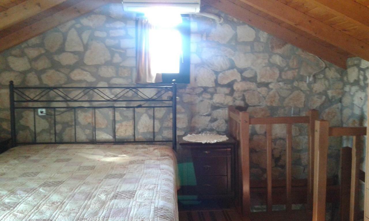 Villa The Stone House-Zacharatos Nikolaos Pouláta Esterno foto