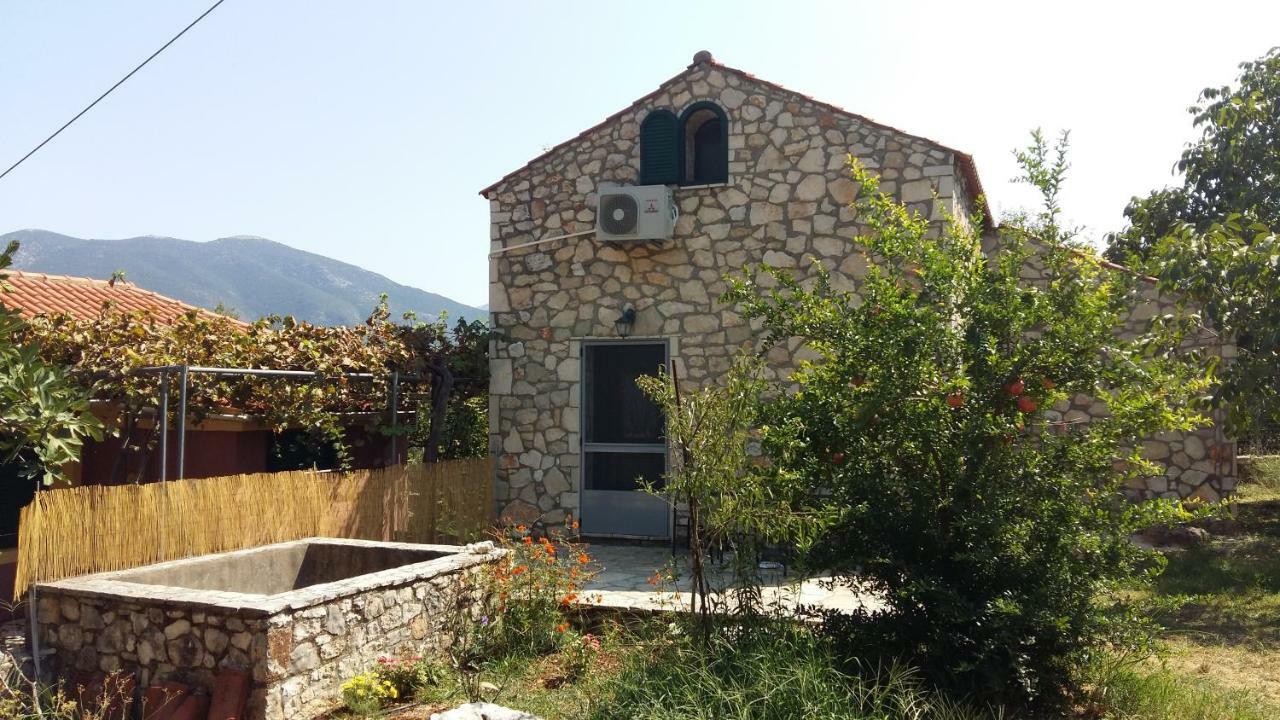 Villa The Stone House-Zacharatos Nikolaos Pouláta Esterno foto