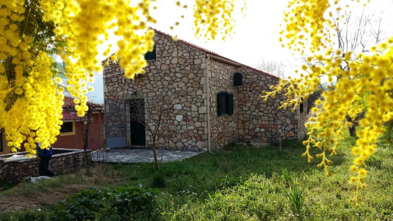 Villa The Stone House-Zacharatos Nikolaos Pouláta Esterno foto