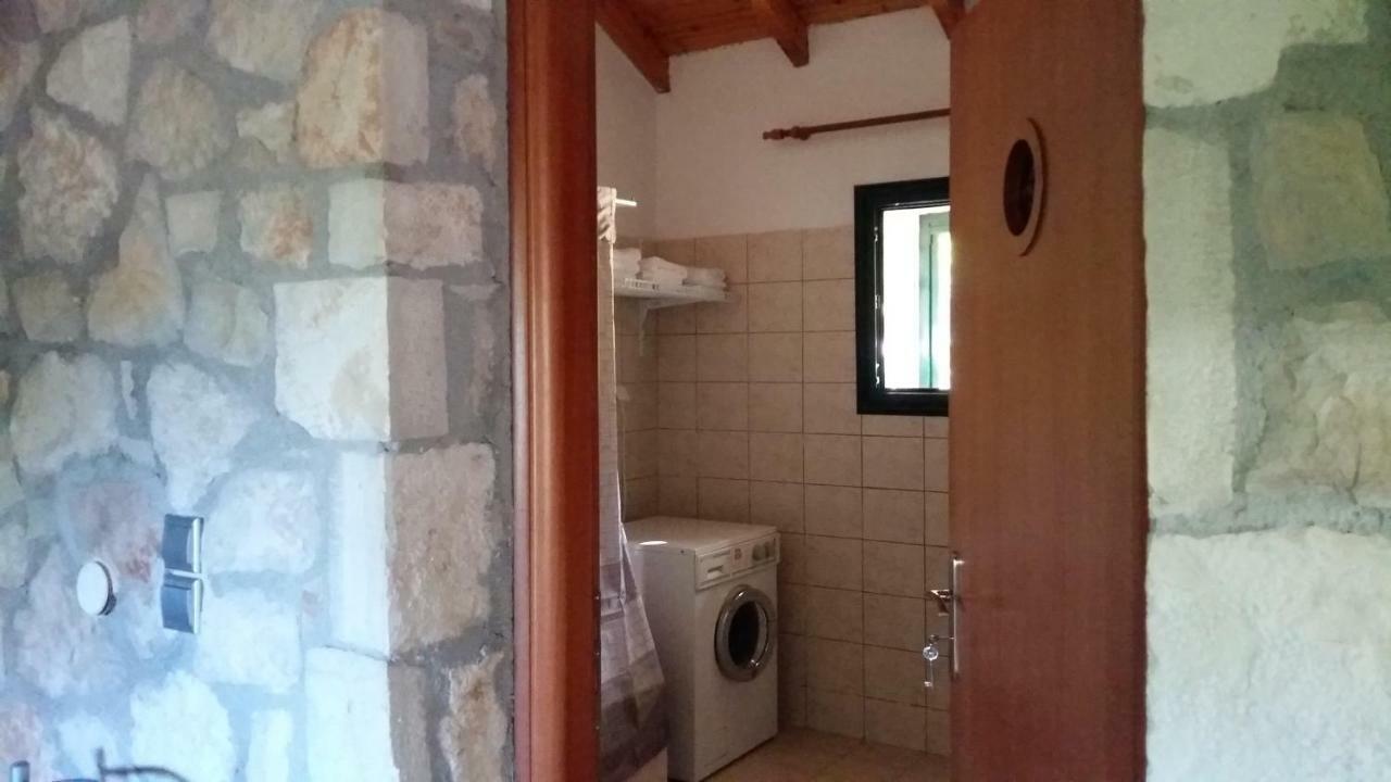 Villa The Stone House-Zacharatos Nikolaos Pouláta Esterno foto