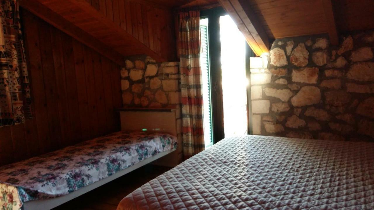 Villa The Stone House-Zacharatos Nikolaos Pouláta Esterno foto