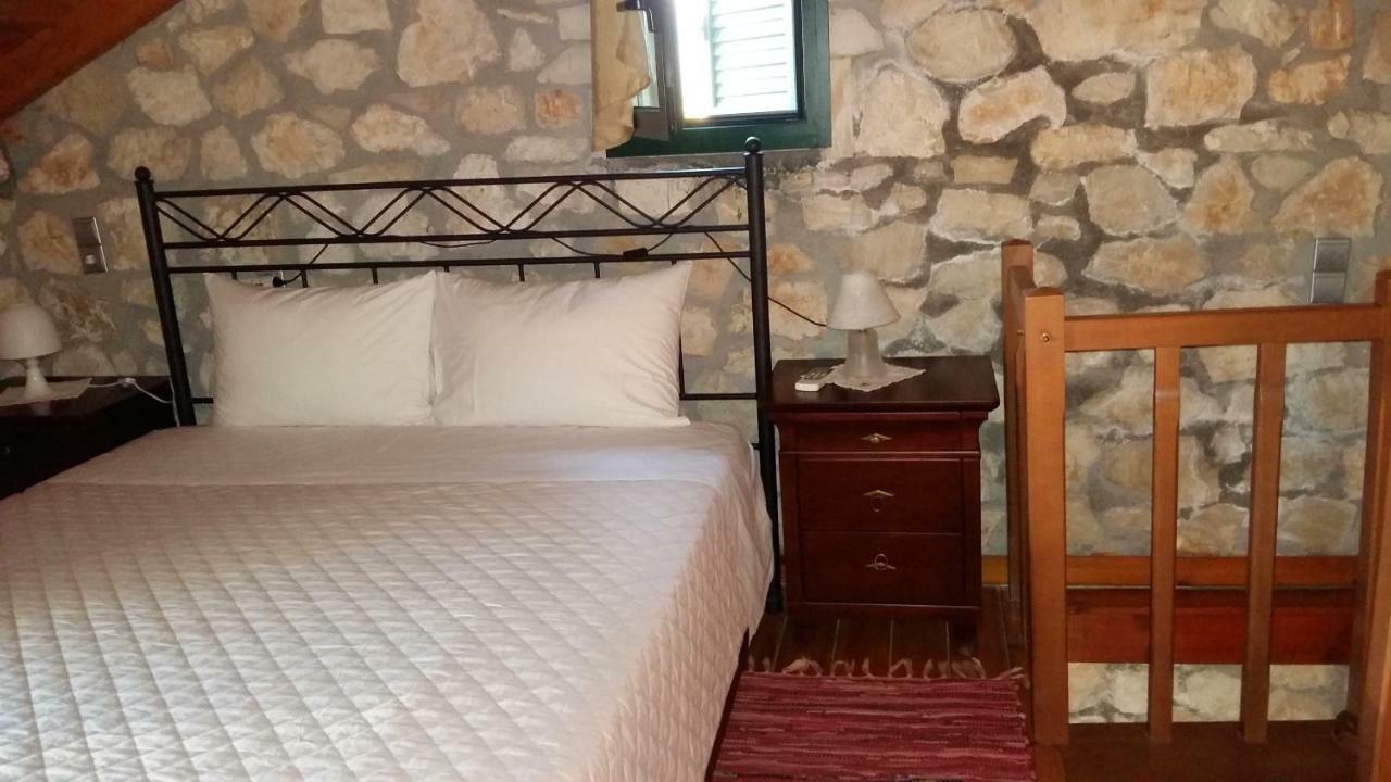 Villa The Stone House-Zacharatos Nikolaos Pouláta Esterno foto